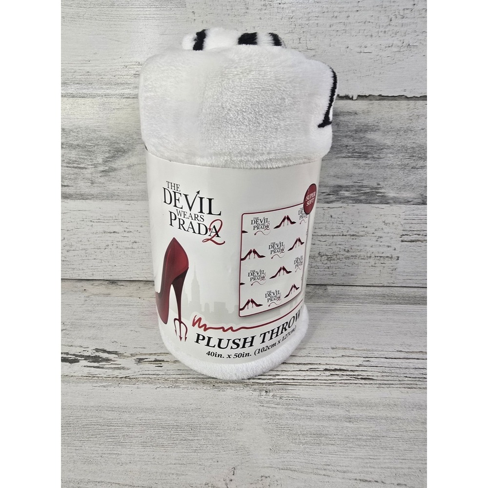 The Devil Wears Prada Plush Throw Blanket White Red‎ Stiletto 40x50 Movie Merch